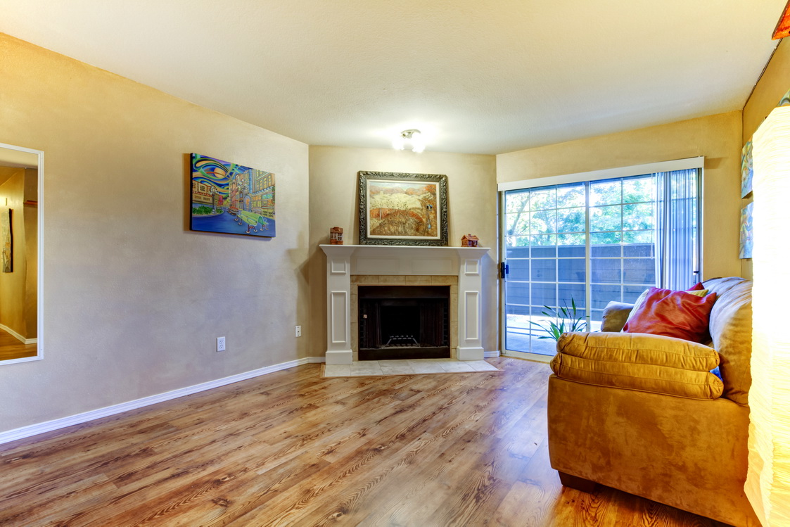 фото углового камина