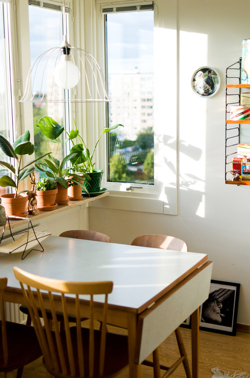 встроенный в подоконник стол