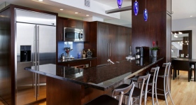 Угловая кухня с барной стойкой фото Угловая кухня с барной стойкой фото